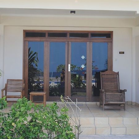 Lombok Beach Villa Mangsit Exteriör bild