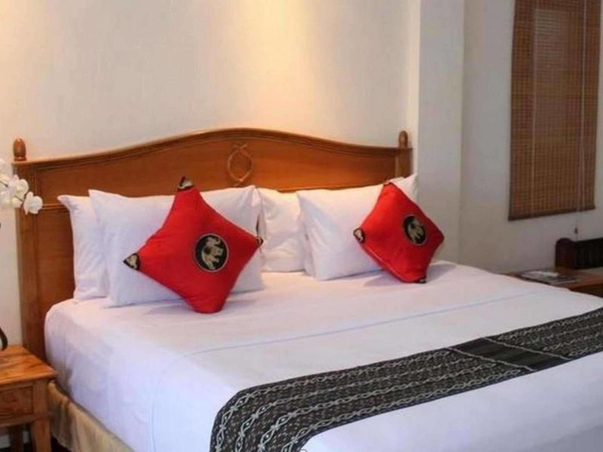 Lombok Beach Villa Mangsit Exteriör bild