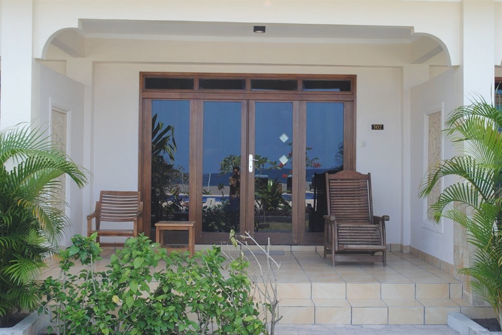 Lombok Beach Villa Mangsit Exteriör bild