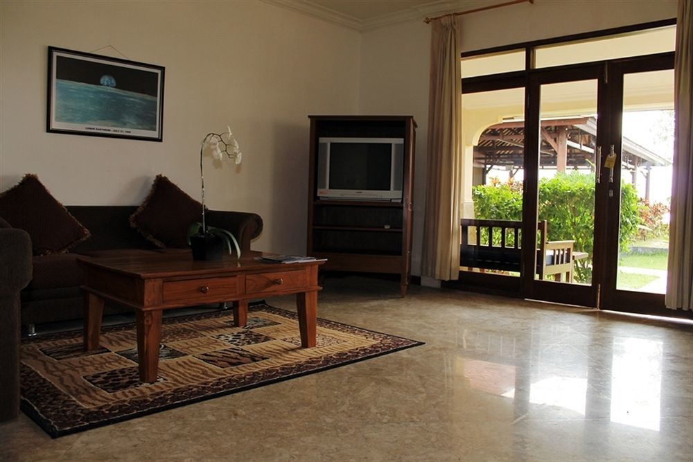Lombok Beach Villa Mangsit Exteriör bild