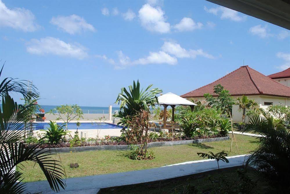 Lombok Beach Villa Mangsit Exteriör bild